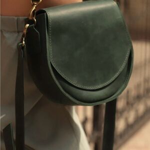Elegant Green Leather Crossbody Bag